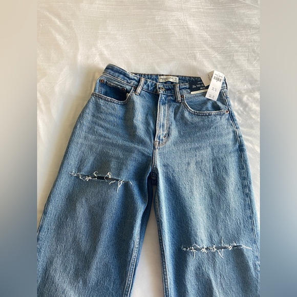 Curve Love High Rise 90s Relaxed Jean - Picture 2 of 6